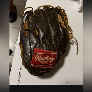 Rawlings baseball glove